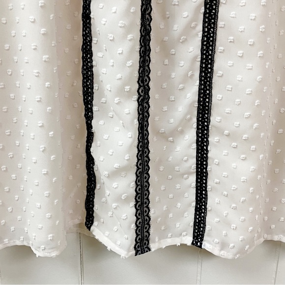 Lace Feminine Romantic J CREW Blouse SZ 12 Cream Swiss Dot Long Sleeve Classic - Picture 4 of 9